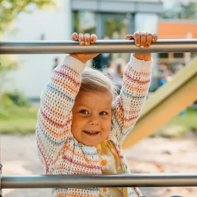 Neugeborenen-Fotoshooting-daheim-zu-Hause-Newbornshooting-Rüsselsheim-Mainz-Wiesbaden